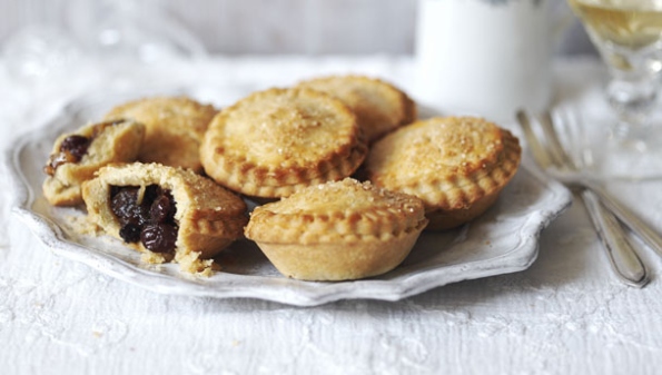 Easy And Delicious Mince Pie Recipe: How To Bake Perfect Holiday Treats