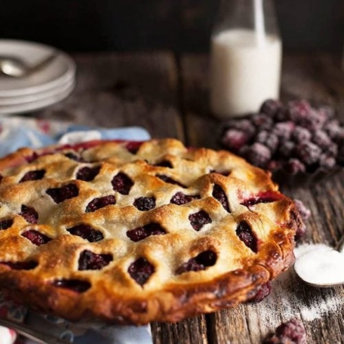 Sweet And Simple: Learn How To Bake A Delicious Blackberry Pie At Home