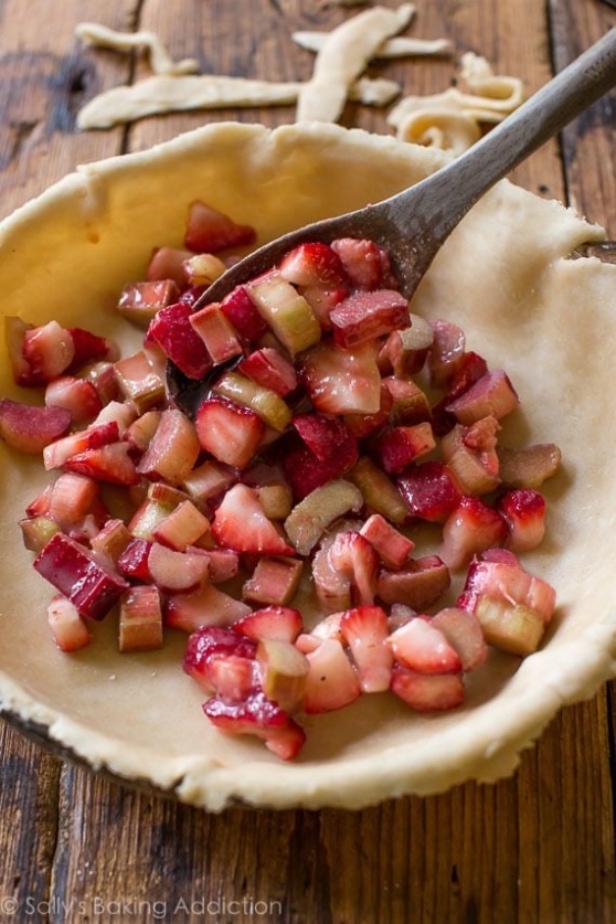 Slicing Success: Mastering The Art Of Cutting Rhubarb For The Perfect Pie