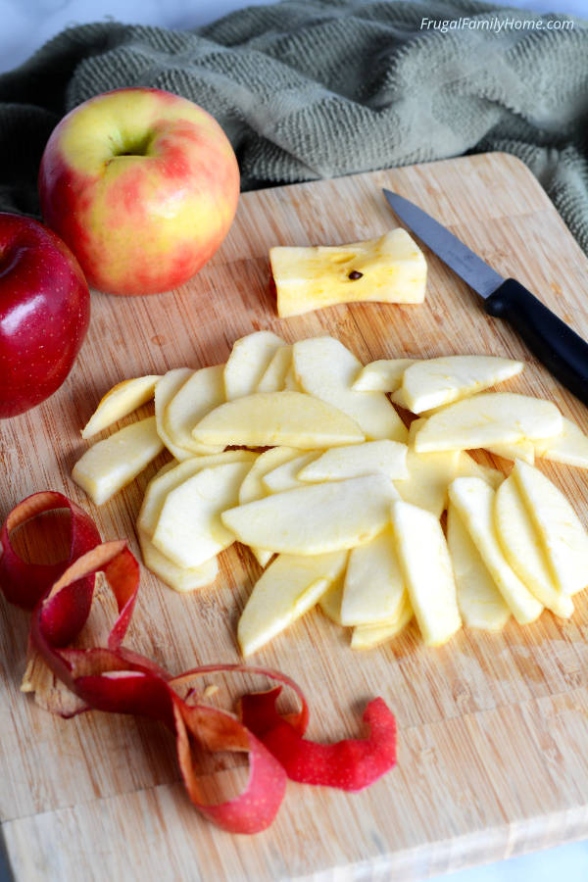 Niche Utama 2 The Best Tips For How To Cut Apples For Apple Pie  Frugal Family Home